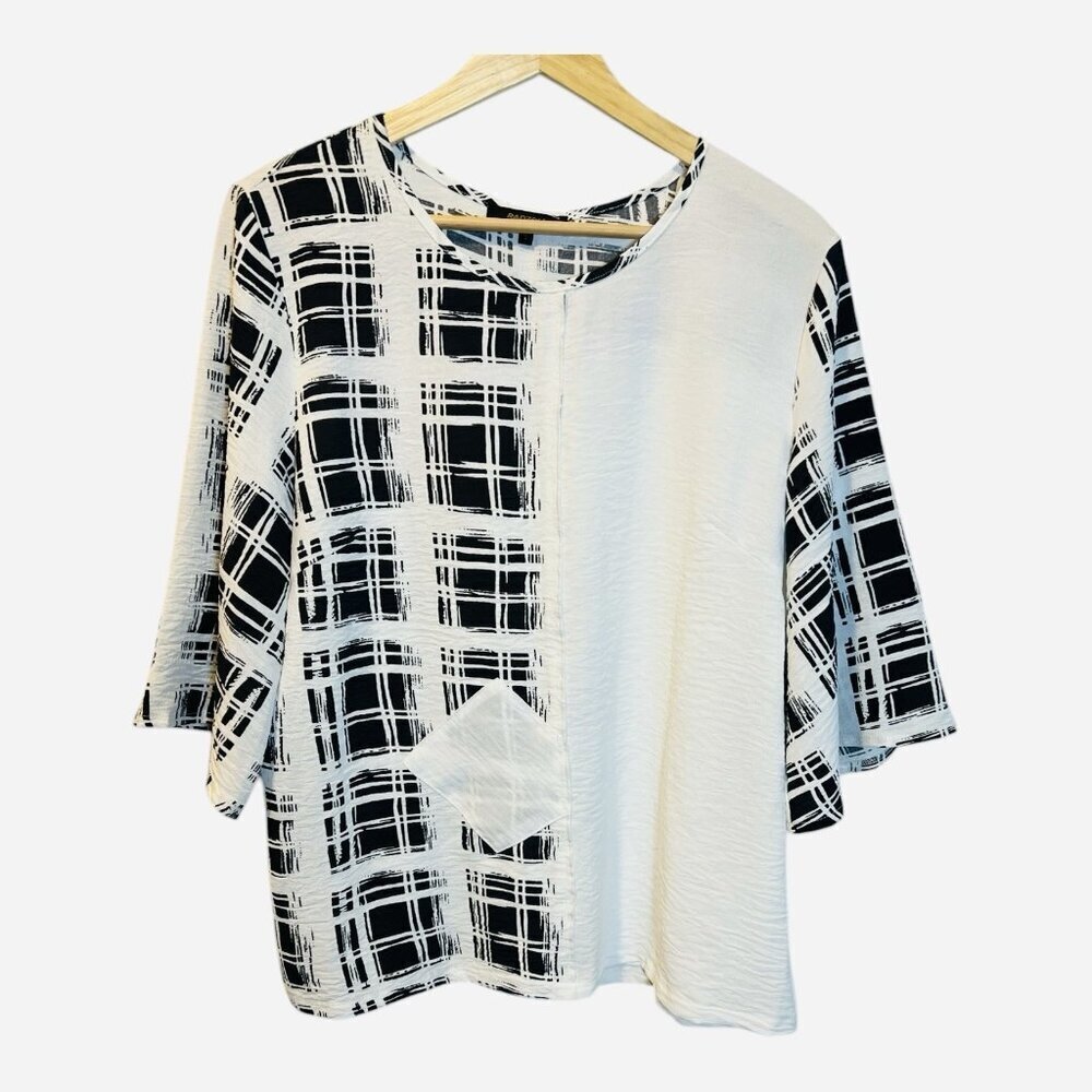Radzoli Women’s Mixed Media Black White Top Size Small Lightweight 3/4 Sleeve